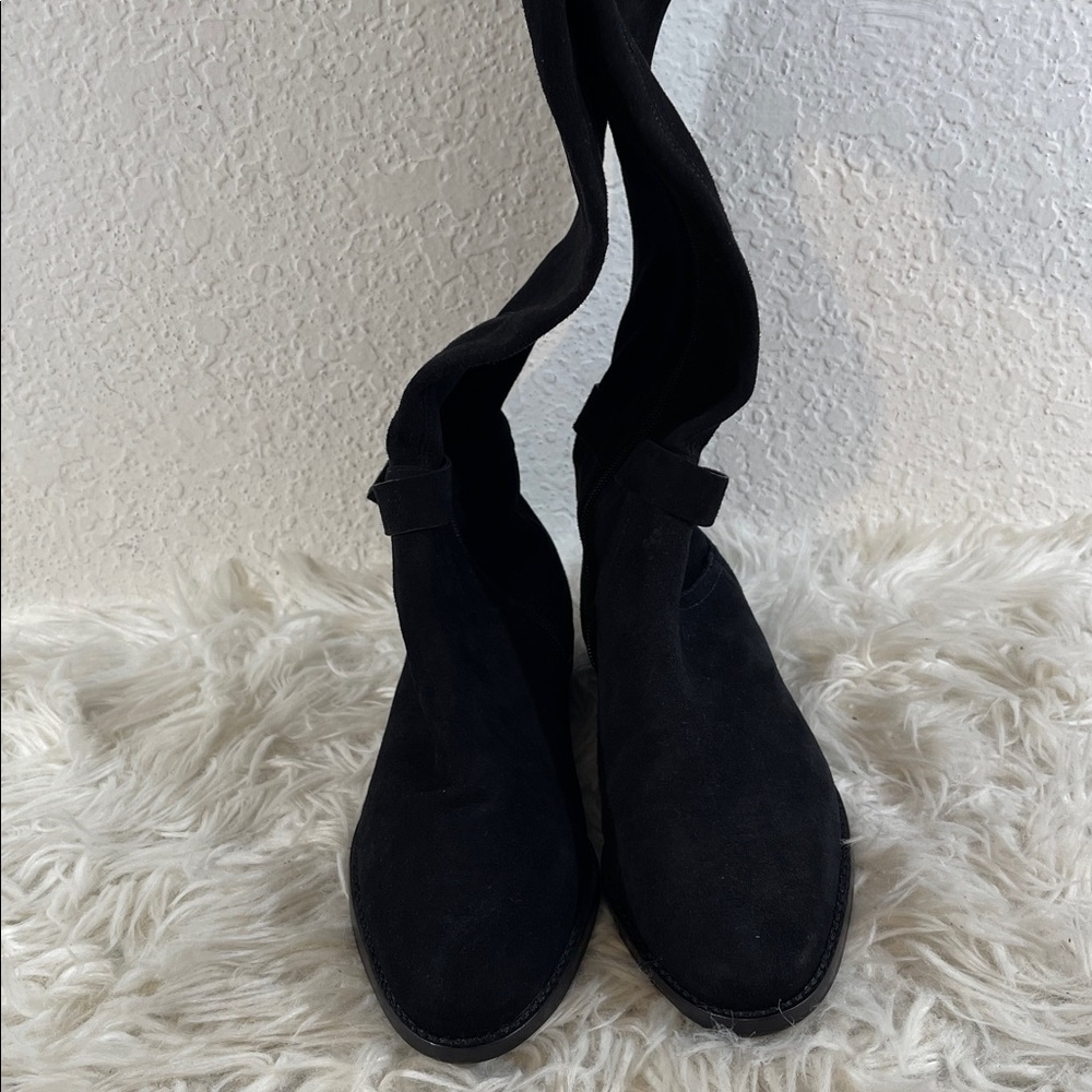 KATE SPADE New York Verona Suede Black Knee High Boots With Spade Charm Size 8 - Picture 3 of 11